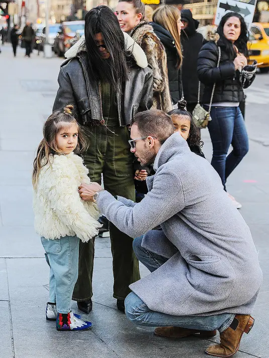 Ketika Penelope Disick jalan-jalan bareng ourtney dan Simon Huck di New York City. (BROADIMAGE/REX/SHUTTERSTOCK/HollywoodLife)