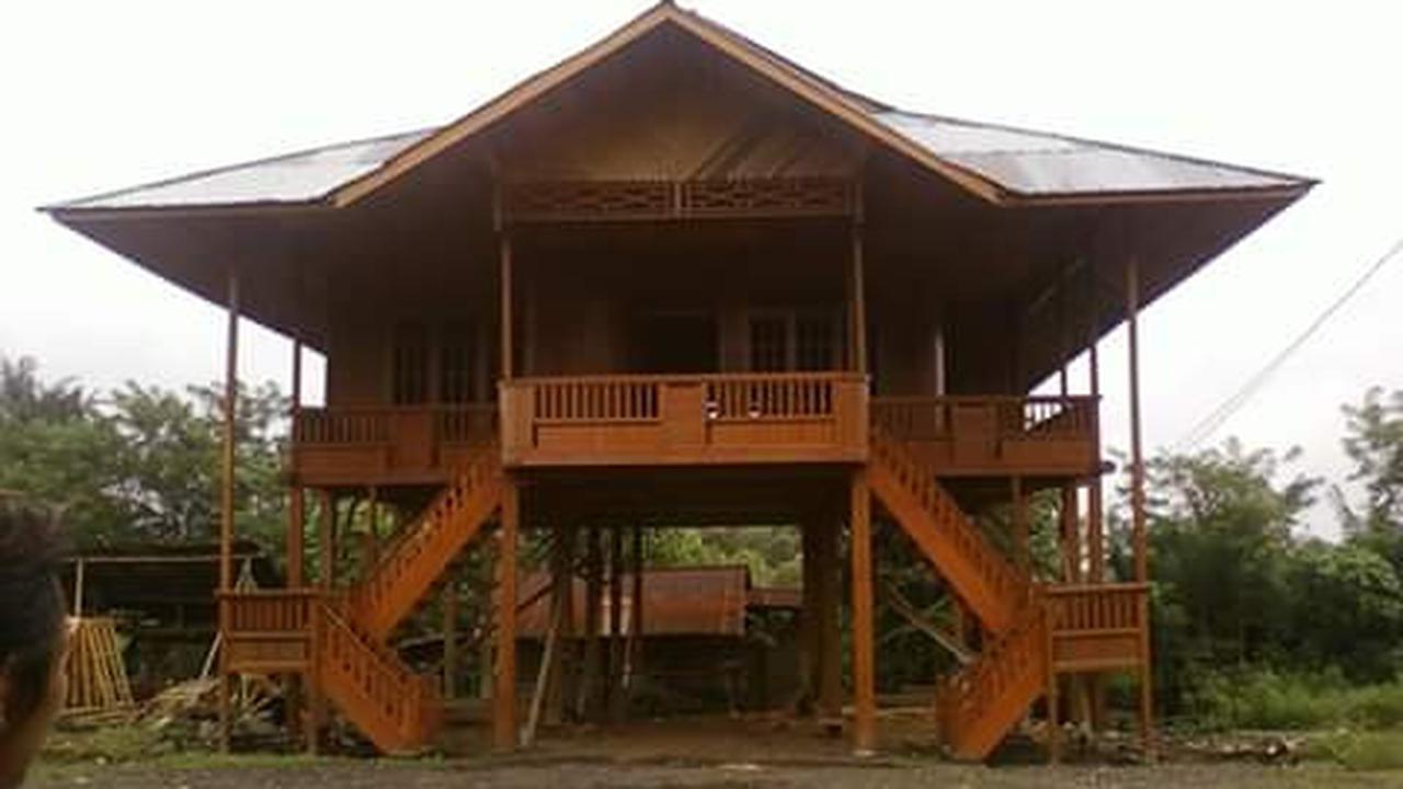 Rumah Panggung Woloan