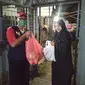 Muhammadiyah Covid Command Center (MCCC) Kaltim membagikan makanan sahur untuk mahasiswa yang tidak bisa pulang akibat pandemi Covid-19.