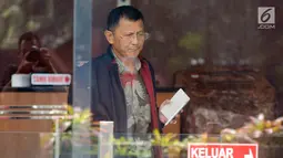 Sekretaris Daerah (Sekda) Kabupaten Tulungagung, Indra Fauzi usai menjalani pemeriksaan di Gedung KPK, Jakarta, Rabu (8/8). Indra Fauzi diperiksa sebagai saksi untuk tersangka pihak swasta Agung Prayitno. (Merdeka.com/Dwi Narwoko)
