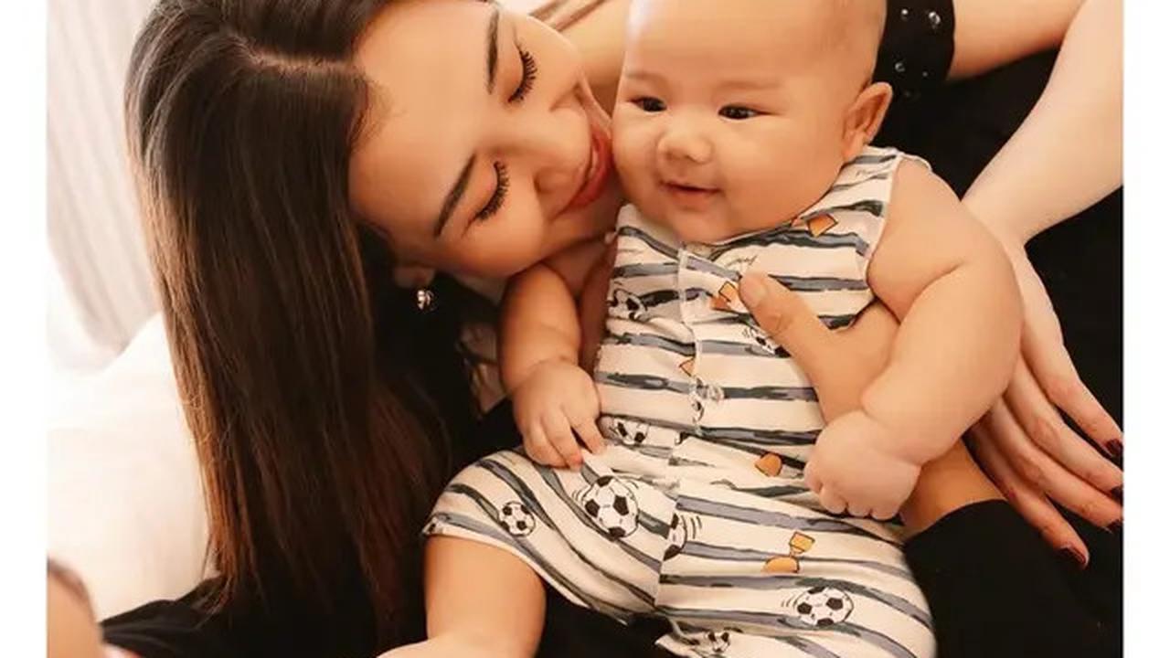 7 Potret Wajah Baby Arash, Diungkap Aaliyah dan Thariq di Usia 3 Bulan