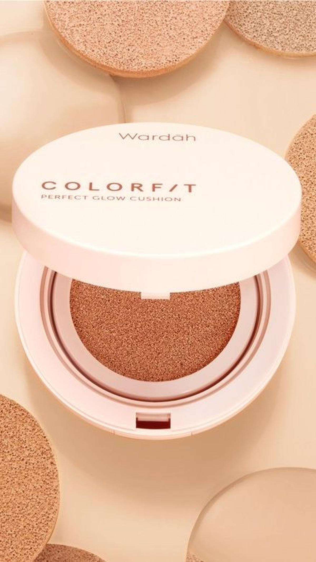 1. Wardah Colorfit Perfect Glow Cushion<br>