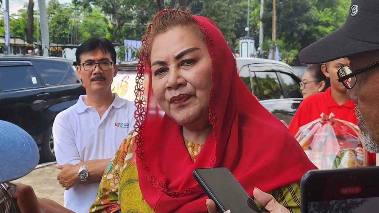 Didampingi Suami, Wali Kota Semarang Mbak Ita Penuhi Panggilan KPK