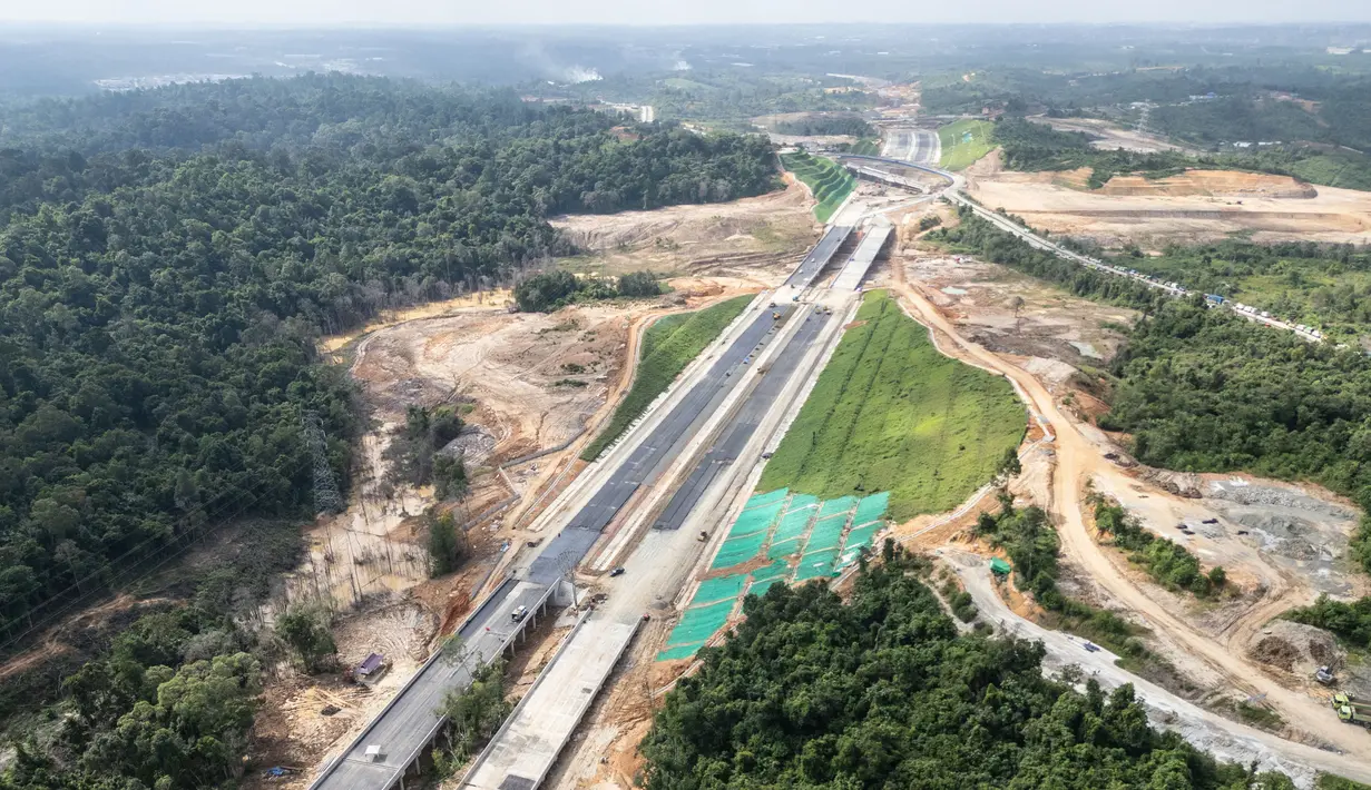 Duplikasi Jembatan Pulau Balang bentang pendek memiliki empat pilar di zona laut dan empat pilar di zona darat. (Foto: AFP)