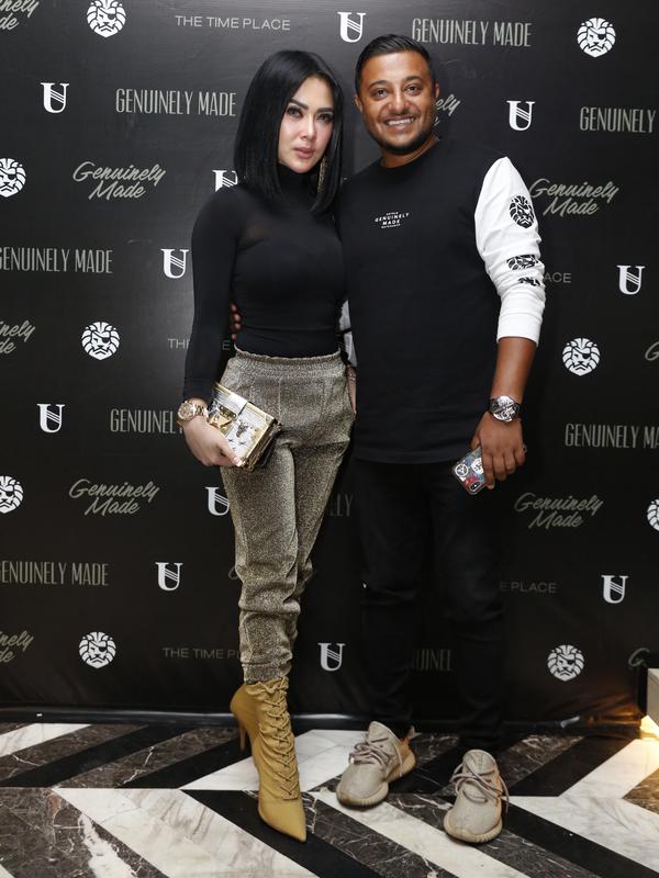 Syahrini dan founder Watchanish dari London.