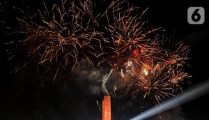 Sebelumnya, malam puncak perayaan Hari Ulang Tahun (HUT) ke-498 kota Jakarta dimeriahkan dengan penampilan sejumlah musisi tanah air. (Liputan6.com/Angga Yuniar)