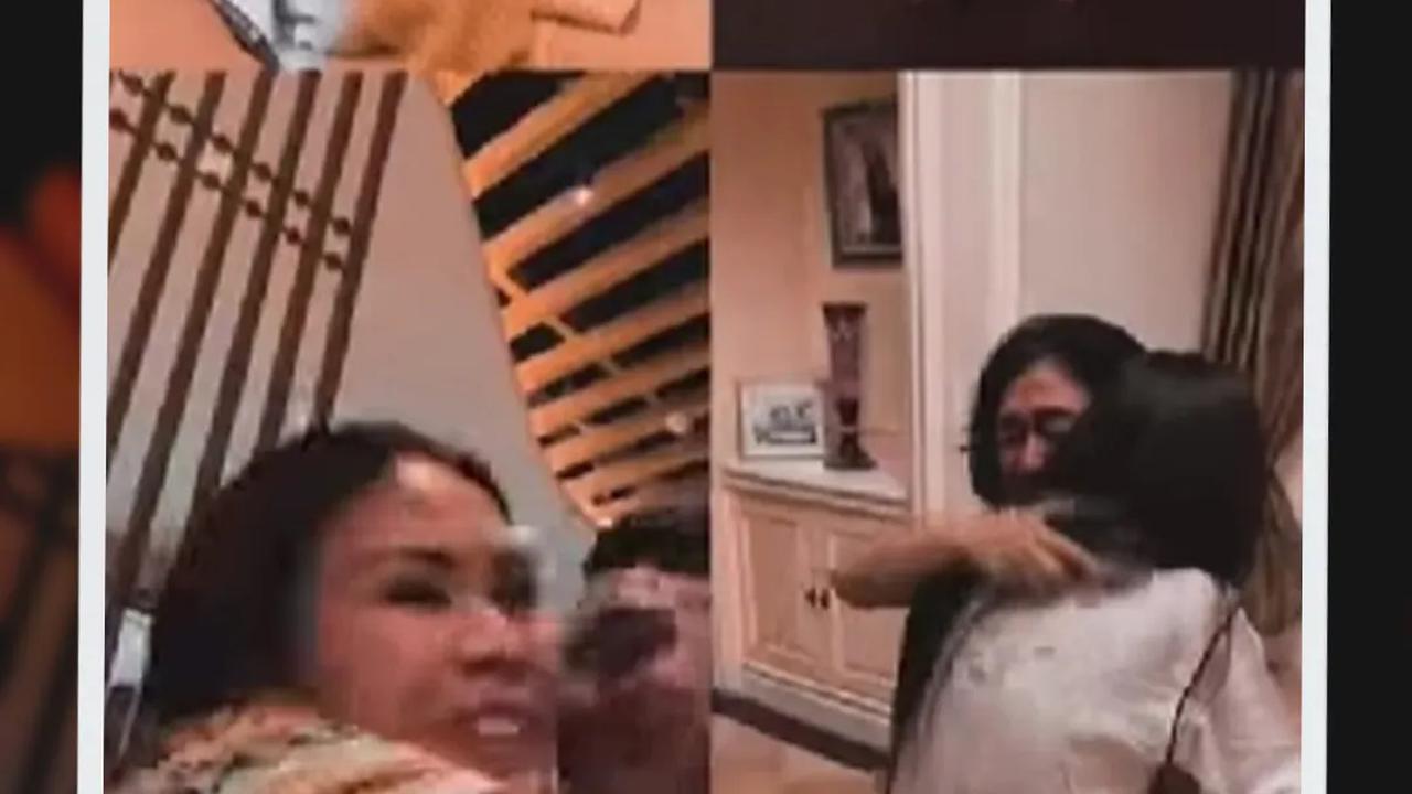 7. Keluarga Jessica Mila juga menyambut hangat kabar kehamilan sang artis. Mereka begitu bahagia hingga menitikkan air mata.