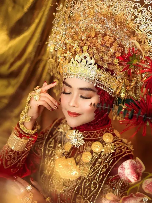 Potret Ria Ricis yang tampak anggun dengan makeup-nya yang flawless dari Ernia Aprilia. (Instagram/fdphotography).