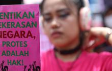 FOTO: Perempuan Turun ke Jalan, Suarakan Keadilan dan Hentikan Kekerasan