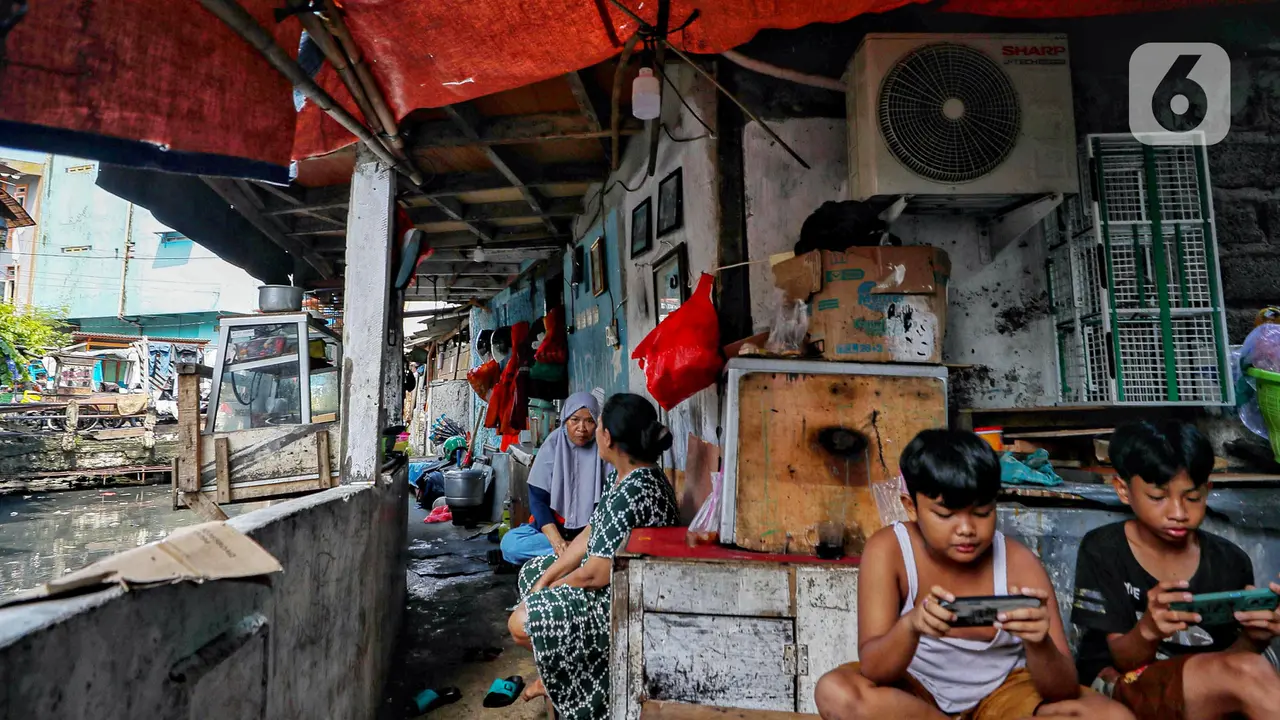 Potret Nyata Kemiskinan di Balik Megahnya Kota Jakarta