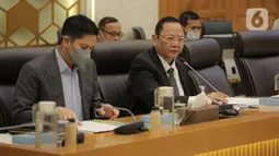 Ketua Komisi IV DPR RI Sudin saat rapat kerja dengan Menteri Pertanian (Mentan) Syahrul Yasin Limpo di Kompleks Parlemen Senayan, Jakarta, Senin (16/1/2023). Raker tersebut membahas mengenai Kinerja Kementerian Pertanian mulai dari program-program kerja yang tidak memberikan dampak signifikan terhadap petani, hingga data stok pangan yang berbeda. (Liputan6.com/Faizal Fanani)