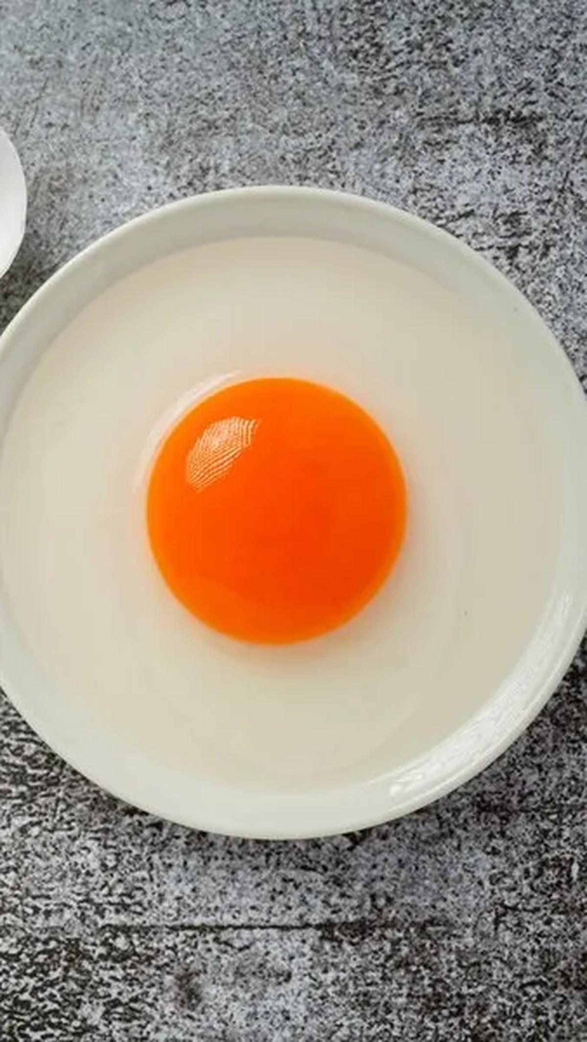 Apapun pilihannya, keduanya memberikan kontribusi positif pada asupan nutrisi harian kita. Yang terpenting, selalu konsisten dalam mengonsumsi telur sebagai bagian dari pola makan seimbang.