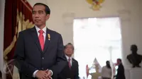 Presiden Jokowi saat menunggu kedatangan Wakil Perdana Menteri Republik Rakyat Tiongkok Madame Liu Yuandong di Istana Negara, Jakarta, Rabu (27/5/2015). (Liputan6.com/Faizal Fanani)