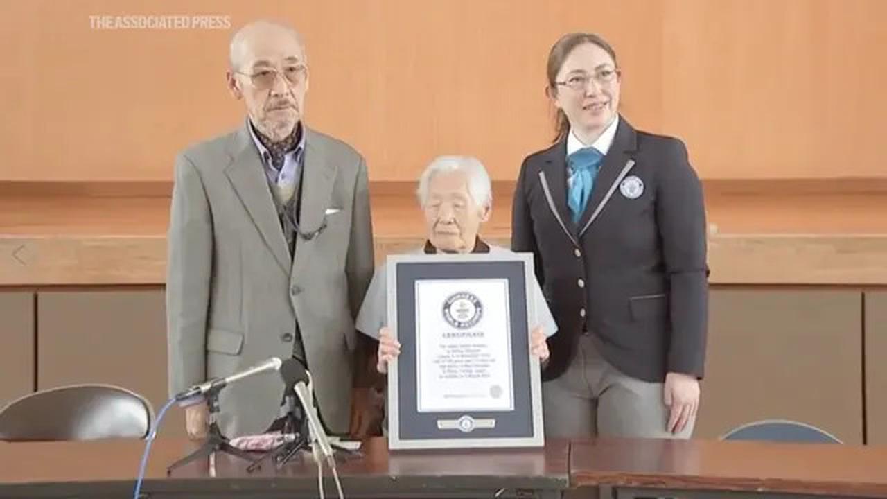 Ini Tukang Cukur Tertua di Dunia dengan Pengalaman Nyaris 100 Tahun