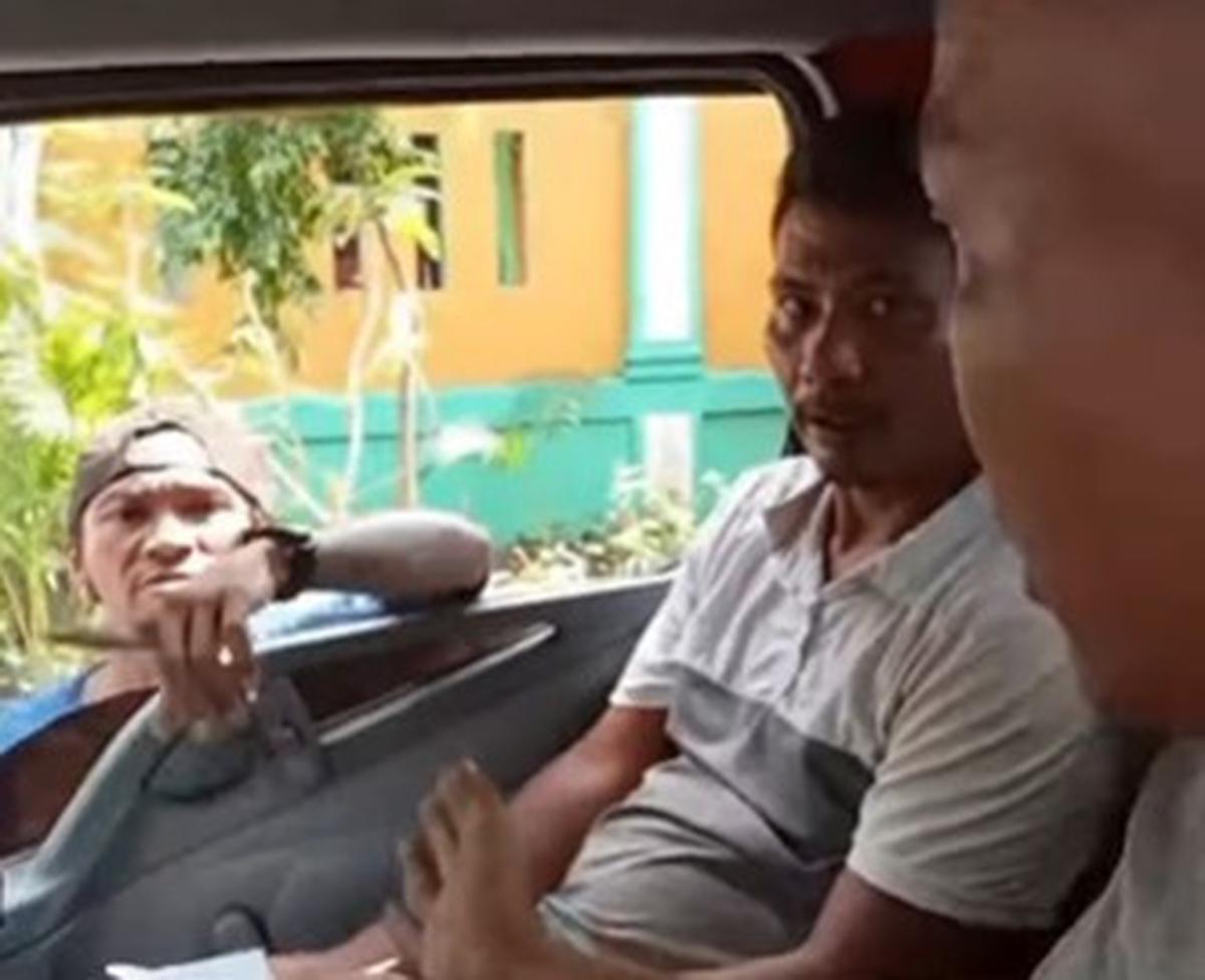 Preman palak sopir truk di Tanahabang