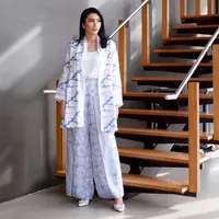 Tyas Mirasih, salah satu orang yang taat akan imbauan pemerintah soal Pembatasan Sosial Berskala Besar (PSBB). Terkait akan diterapkannya pola hidup baru bernama ‘New Normal’, Tyas mengaku masih khawatir. (Instagram/tyasmirasih)