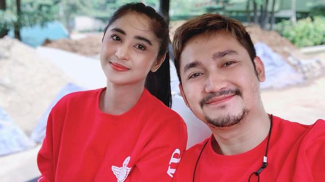 Momen Kebersamaan Dewi Perssik dan Angga Wijaya