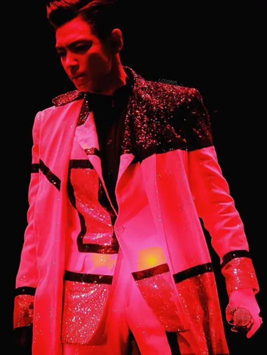 Awalnya T.O.P Bigbang mengelak ketika dituduh menginsumsi ganja. Ketika usai menjalani pemeriksaan, dirinya positifdinyatakan sebagai pengguna ganja. Lalu bagaimana dengan wajib militer yang sedang dijalaninya? (Instagram/choi_seung_hyun_tttop)