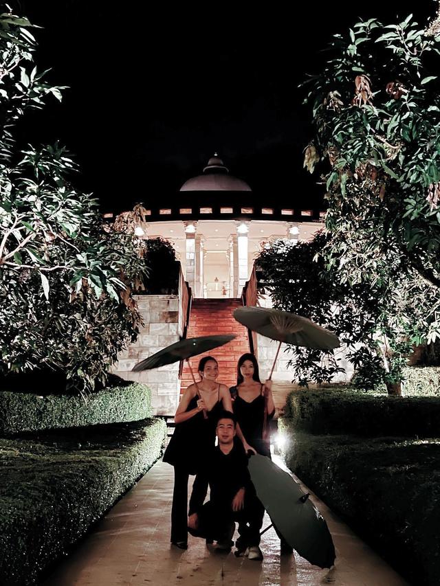 Liburan Bareng Vidi dan Yuki Kato, Ini 7 Potret Enzy Storia di Borobudur