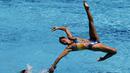 Aksi tim renang indah Prancis dalam kualifikasi Olimpiade 2016 di Rio de Janeiro, Brasil, (6/3/2016). (Reuters/Sergio Moraes)