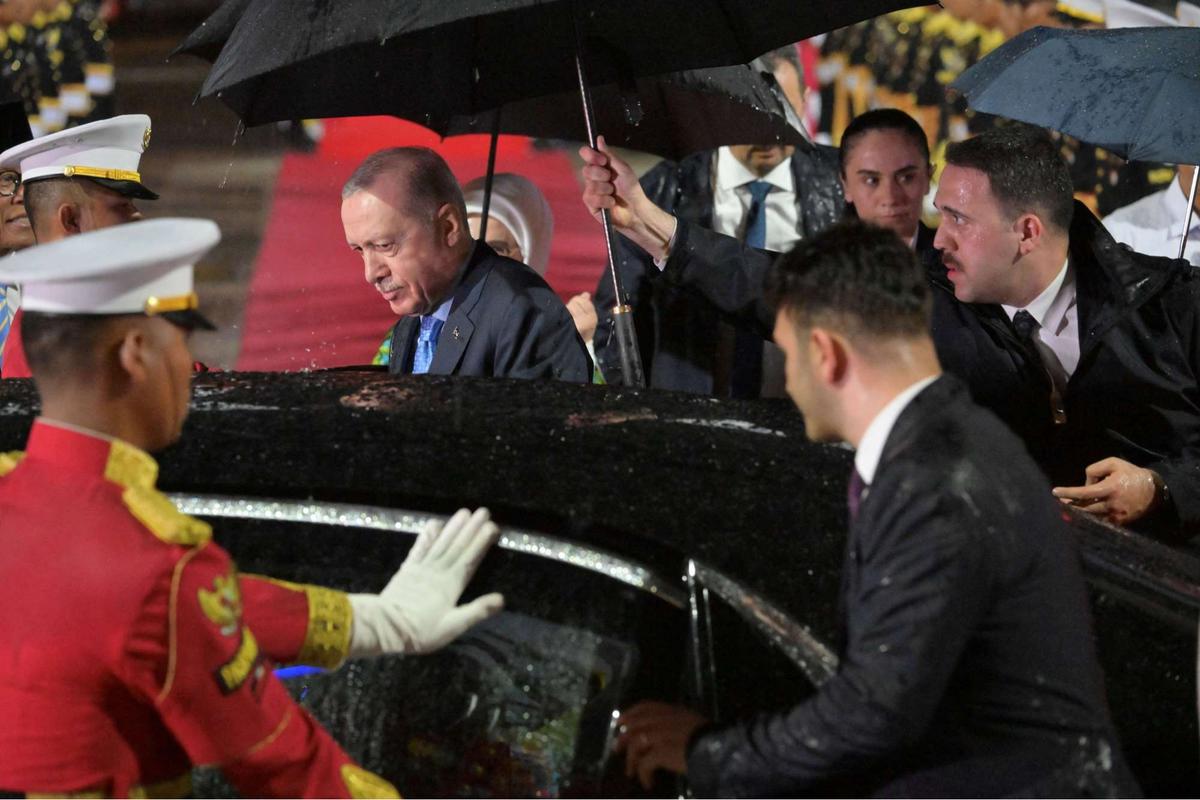 Prabowo sambut kedatangan Erdogan di Lanud Halim Perdanakusuma