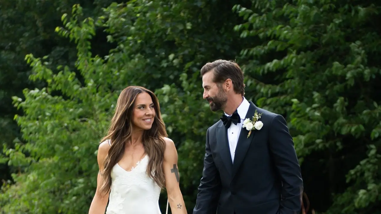 Melanie C Menikah di Usia 52 Tahun, Tampil Menawan dengan Gaun Victoria Beckham