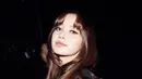 <p>Dalam balutan busana berwarna merah metalik, Lisa membuka penampilan pertamanya dengan lagu &ldquo;Lalisa&rdquo; diiringi oleh back dancer. (Foto: Instagram/ lalalalisa_m)</p>