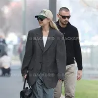 Gigi Hadid di Milan, Italia. Foto: Document/Tory Burch.