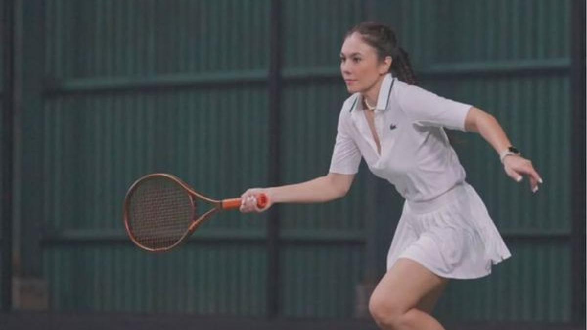 Miliki Body Goals Impian, Intip 5 Pesona Wulan Guritno Rajin Main Tenis