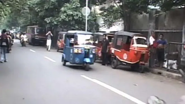 Diremajakan, Bajaj Oranye Dimusnahkan