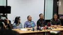 Kepala Humas PGI Jeirry Sumampow merespons peristiwa pemboman tiga gereja di Surabaya, di Jakarta, Minggu (13/5). Lembaga yang mewakili kaum Nasrani ini meminta kejadian tersebut tidak diseret ke ranah politik. (Merdeka.com/Iqbal S. Nugroho)
