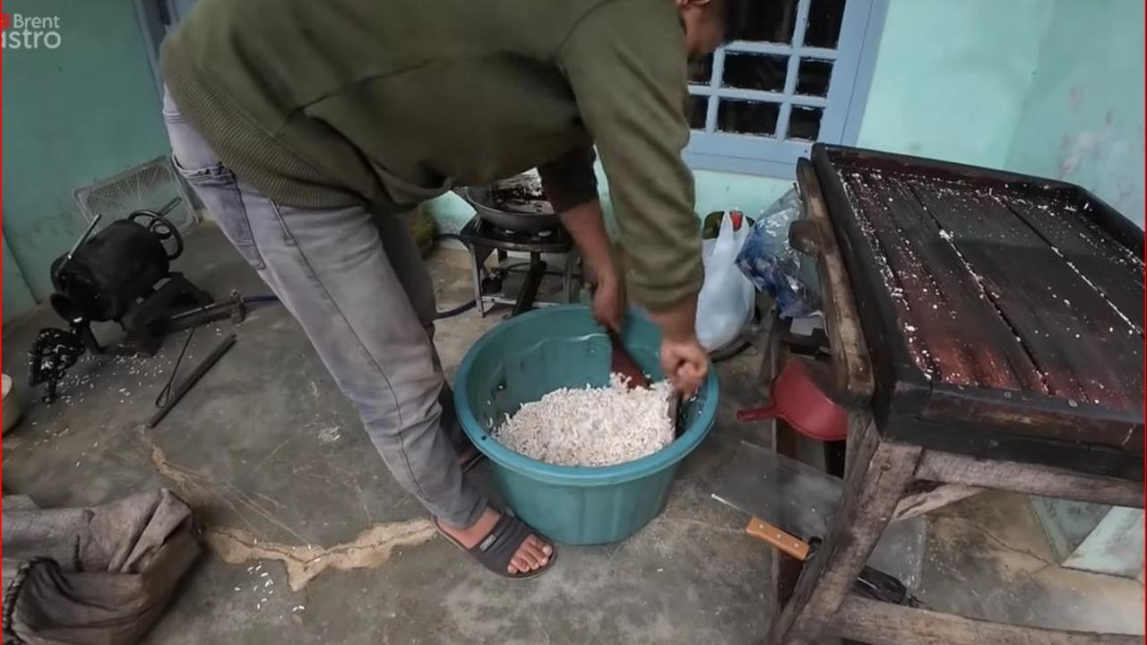 Melihat Pembuatan Kue Tradisional di Kampung Ekstrim Pegunungan Batang, Jadi Primadona Ibu-Ibu Gunung