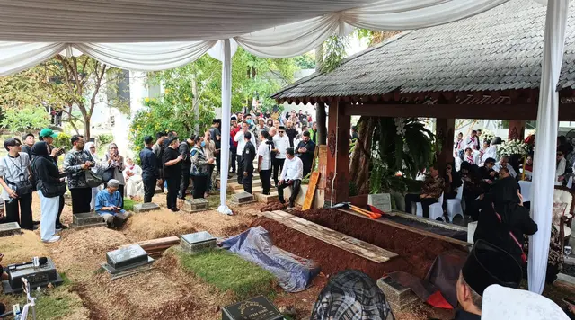 Suasana TPU Karet Bivak Jelang Pemakaman Guruh Soekarnoputra