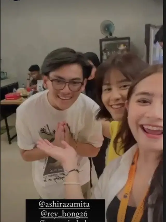 Prilly Latuconsina dan Rey Bong terlibat syuting serial Dear Strangers (Foto: Instagram @prillylatuconsina96)