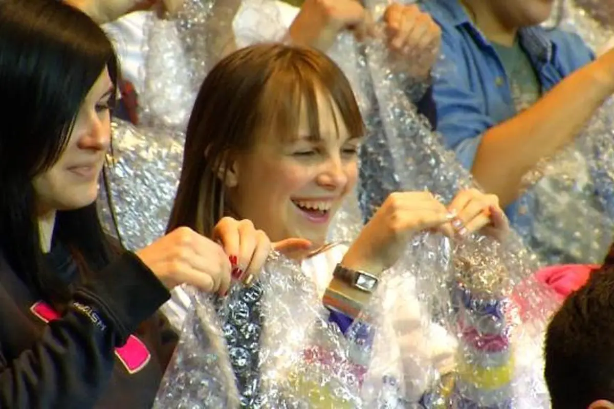 Meletuskan Bubble Wrap Bisa Jadi Obat Stres Paling Murah Sedunia!