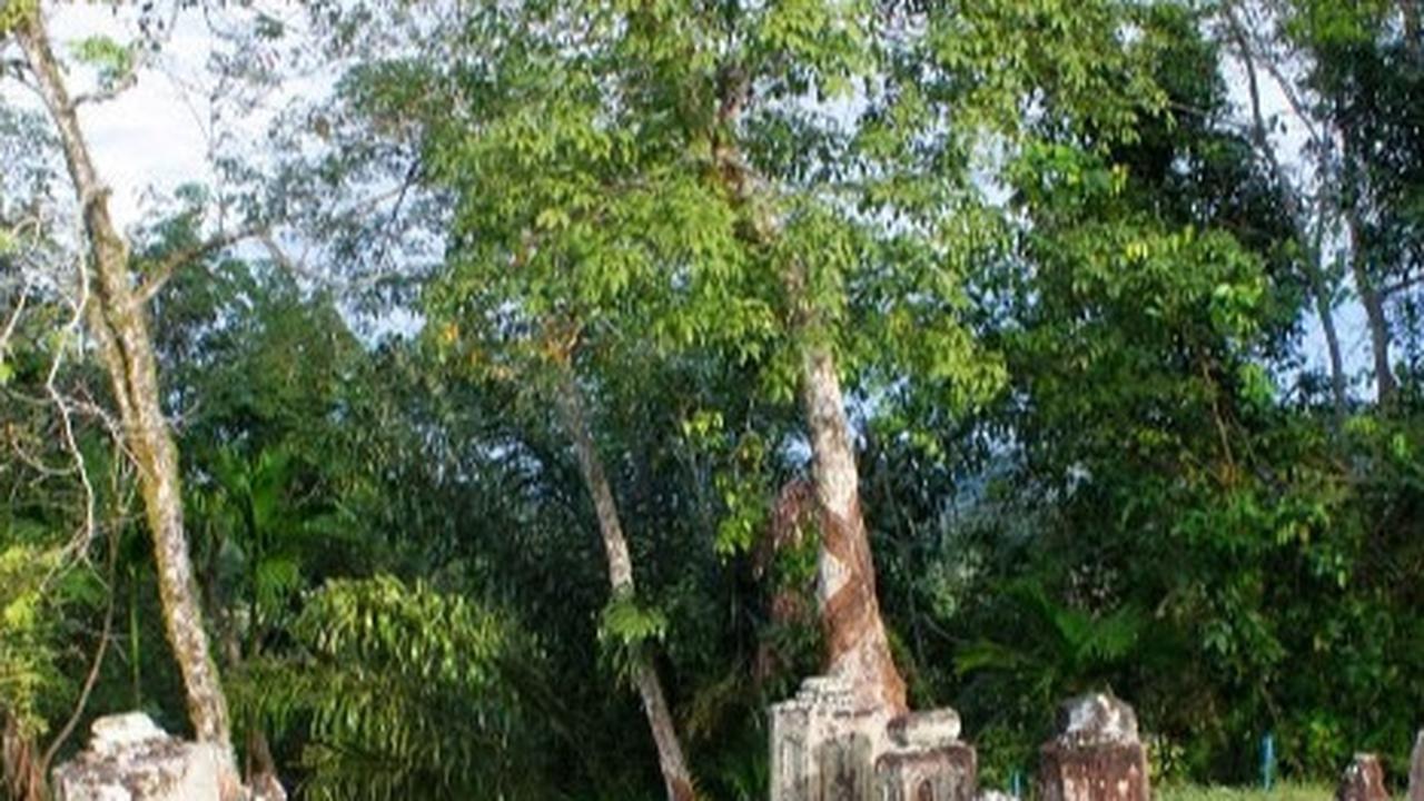 Makam Mahligai - Kompleks makam Islam tertua di Indonesia sebagai bukti masuknya perdaban Islam di bumi Nusantara, di Barus, Tapteng, Sumut. (Foto: sumutprov.go.id/Liputan6.com)