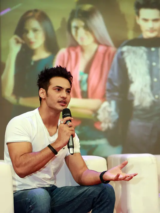 Salah satunya ia melihat film layar lebar Lara Jonggrang (Candi Prambanan). Film yang dibintangi Minati Atmanegara, Benny G. Rahardja, dan WD Mochtar itu diproduksi tahun 1983 lalu. (Deki Prayoga/Bintang.com)