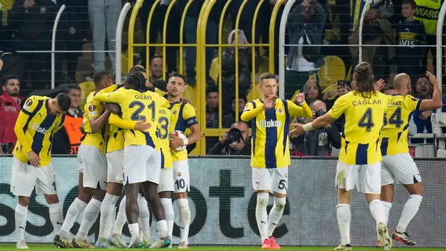 Ditahan Imbang Fenerbahce, Manchester United Gagal Menang