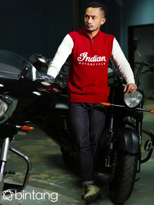 Meski saat ini menyukai batu akik, menurut Yama ini hanyalah hobi sampingan. Dia masih menomorsatukan aktifitasnya sebagai pekerja di dunia entertainment sebagai bintang sinetron dan film. (Galih W. Satria/Bintang.com)