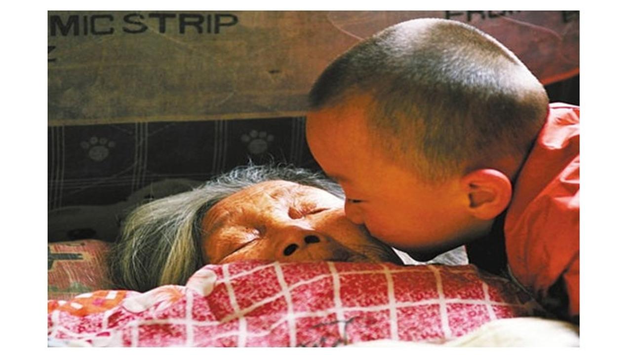 Pemulung Rawat 30 Bayi Terlantar