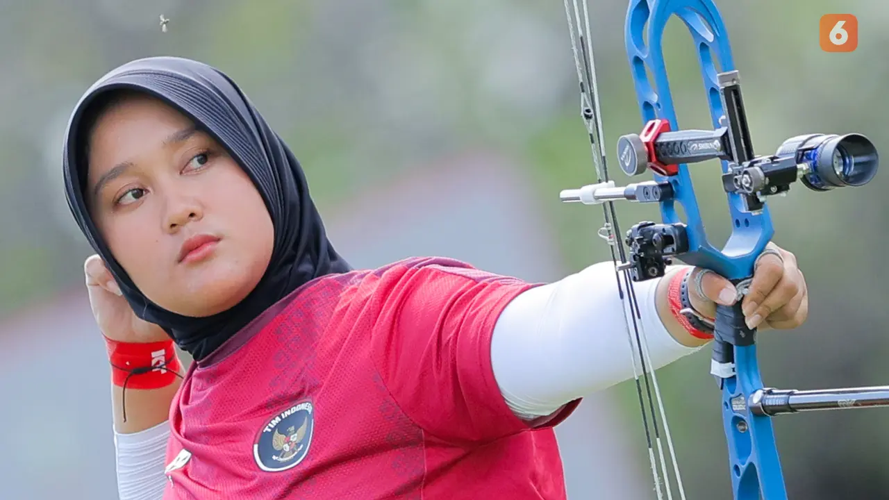 Foto: Kemenangan Emosional Wisnu dalam Perebutan Medali Perunggu Panahan Compound SEA Games 2025