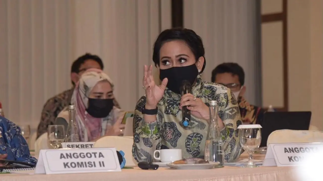 Anggota Komisi II DPR RI Rezka Oktoberia