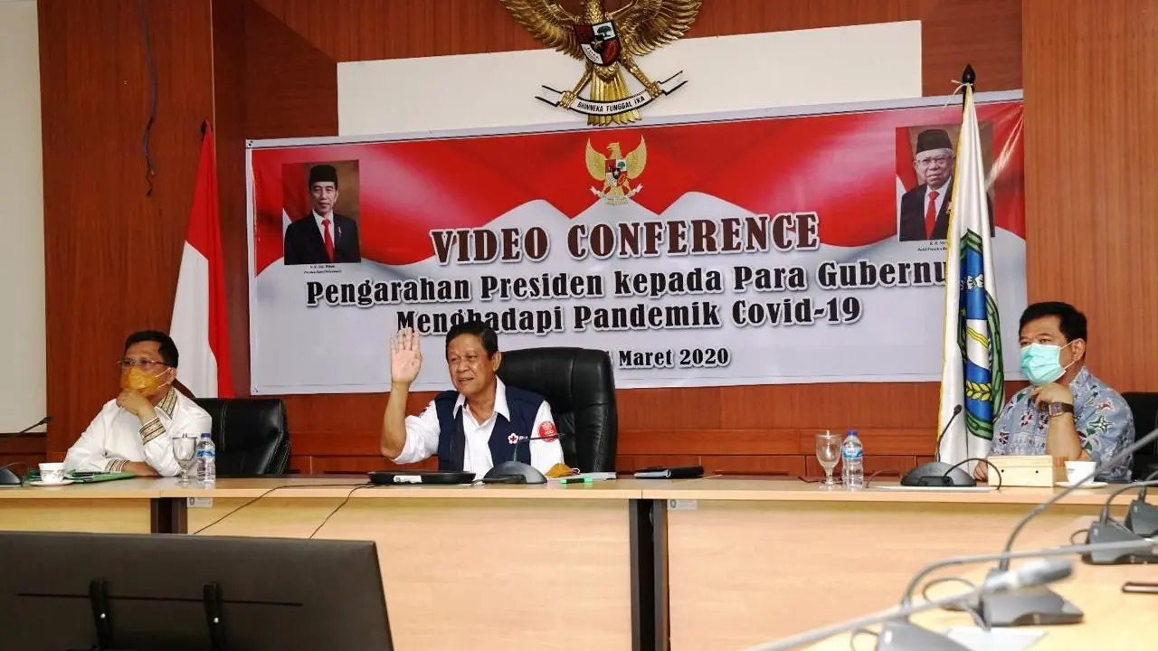 Plt Gubernur Kepulauan Riau H Isdianto (Tengah). (Ajang/Liputan6.com)