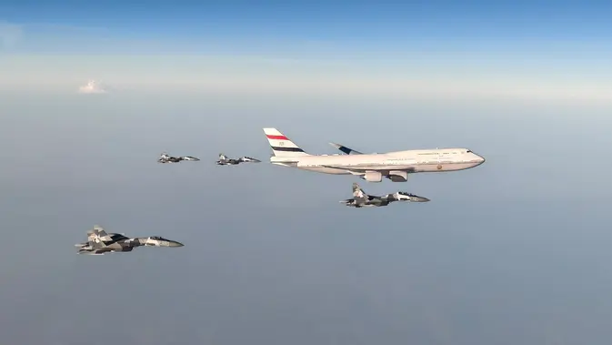 Jet Tempur F-16 dan Sukhoi Sambut Kedatangan Presiden Mesir di Jakarta