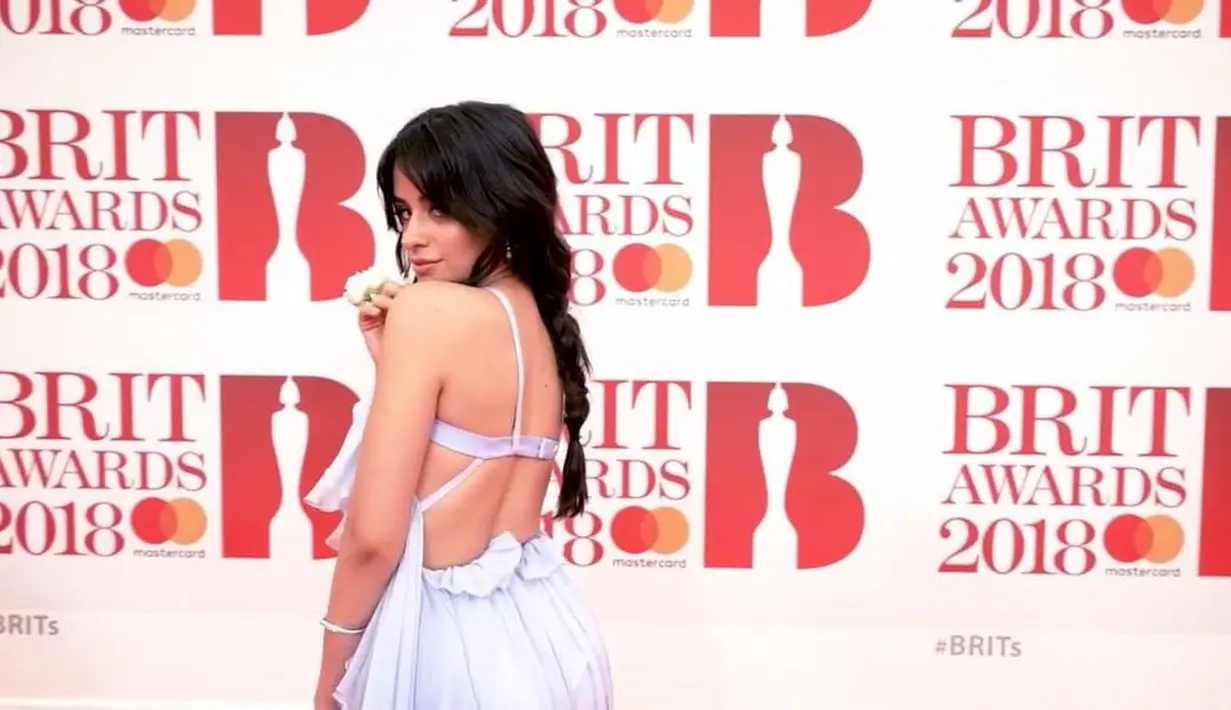 Camila Cabello sendiri baru saja mengungkapkan alasannya menyembunyikan kisah cintanya. (instagram/camila_cabello)