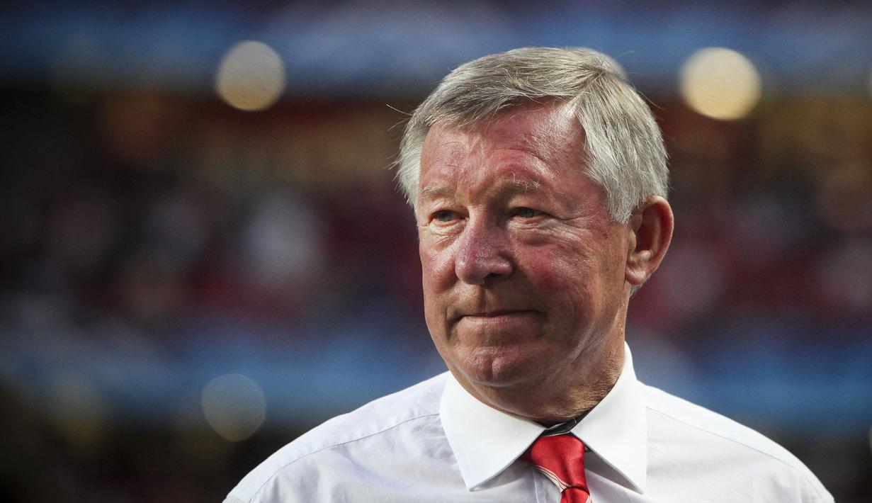 Banyak mengatakan bahwa Sir Alex Ferguson merupakan manajer paling sukses di Liga Inggris. Hal tersebut terbukti dari 13 gelar juara Liga Inggris yang berhasil disabet Manchester United. Fergie tercatat berhasil mencapai 500 poin hanya dalam 242 laga. (AFP/Patricia De Melo Moreira)