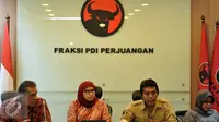 Anggota DPR Fraksi PDIP Nazaruddin Kiemas bersama Diah Pitaloka, Adian Napitupulu, dan Sadar Restuwati saat memberikan keterangan pers terkait sistem transportasi berbasis online di Gedung DPR, Jakarta, Rabu (23/3/2016). (Liputan6.com/Johan Tallo)