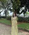 Syifa hadju kenakan abaya dengan nuansa warna hijau muda. Aksen lengan balon menampilkan kesan yang unik. (Foto: Instagram/ Syifa Hadju)