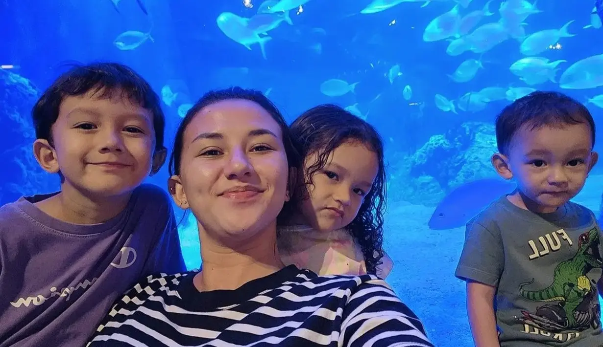 Setelah menikah, Dahlia Poland meninggalkan dunia yang membesarkan namanya. [Instagram/dahliachr]