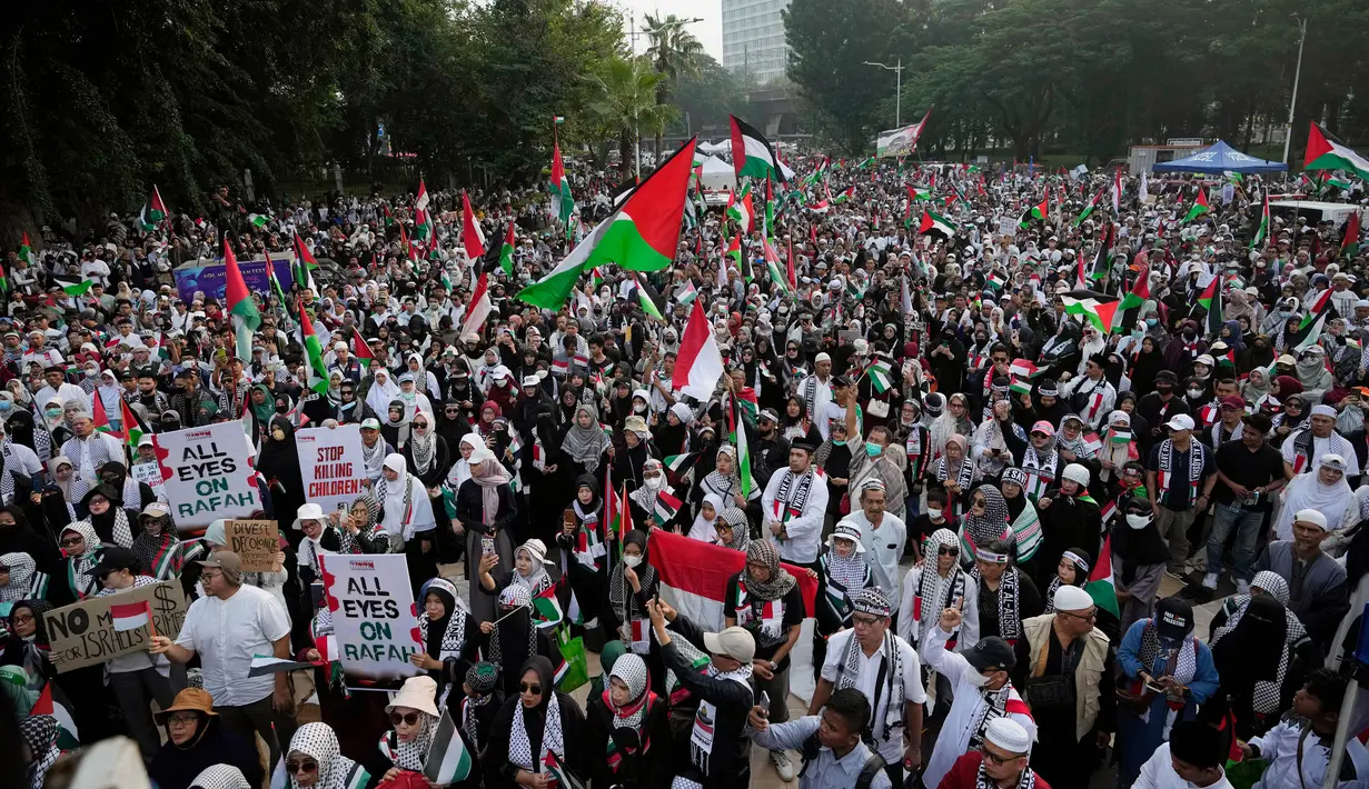 Militer Israel kembali melancarkan serangan udara di Rafah, Gaza. (AP Photo/Achmad Ibrahim)